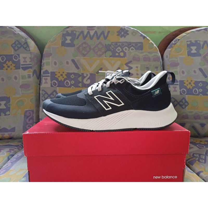 NEW BALANCE UA900