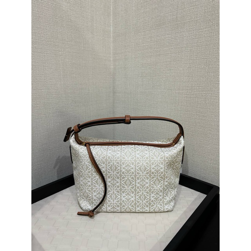 [NEW] loewe cubi anagram small in ecru / tan