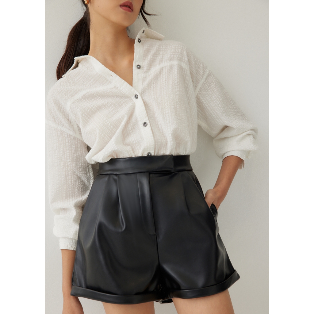 Andreia faux leather short