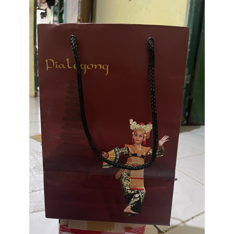 

PAPER BAG PIA LEGONG BALI