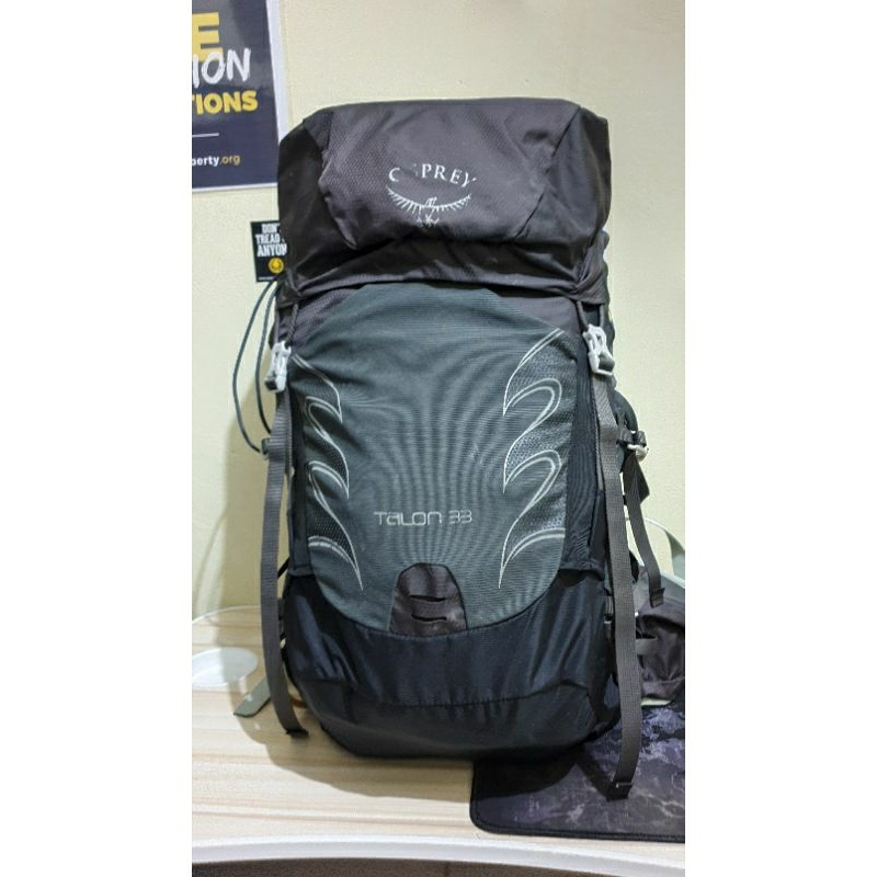 OSPREY TALON 33 HITAM S17