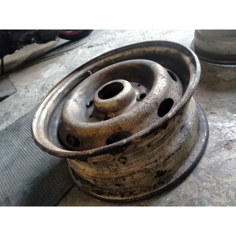 velg kaleng Peugeot 504 r14