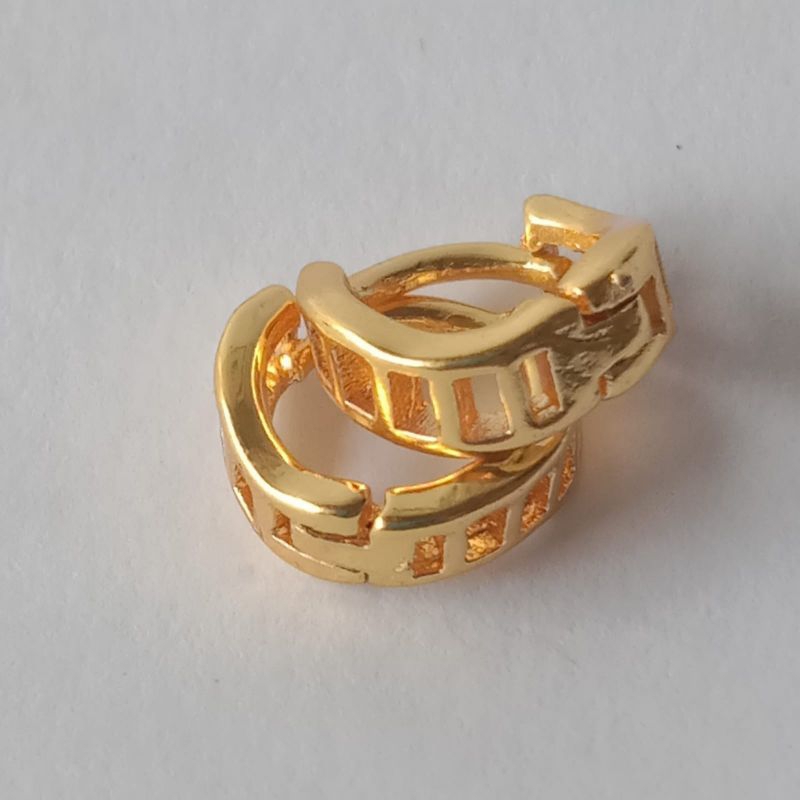 ANTING BULAT KECIL ANAK PEREMPUAN TITANIUM ANTI KARAT GOLD
