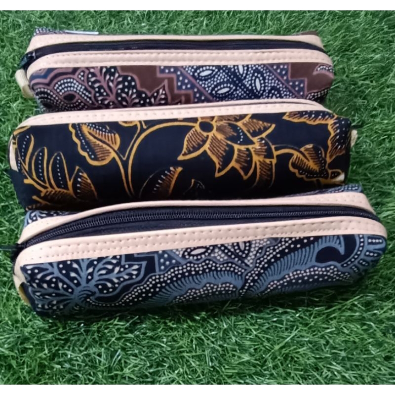 

Tempat Pensil unik motif Batik / Cepuk pensil Batik