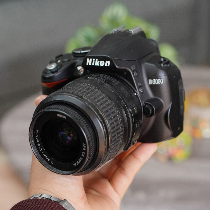 Nikon D3000 Murah Siap Pakai - LCD Vignet - Bukan D3100 1100D 1200D