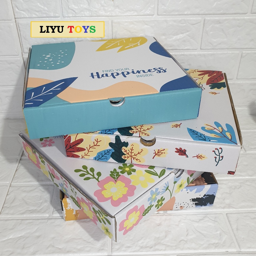 

KARDUS 25x25x5 CM / BOX 25x25x5 GIFT BOX MOTIF / KARDUS PACKING / HAMPERS BOX MOTIF