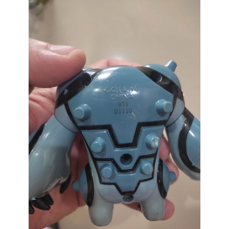 figure ben 10 ultimate cannonbolt