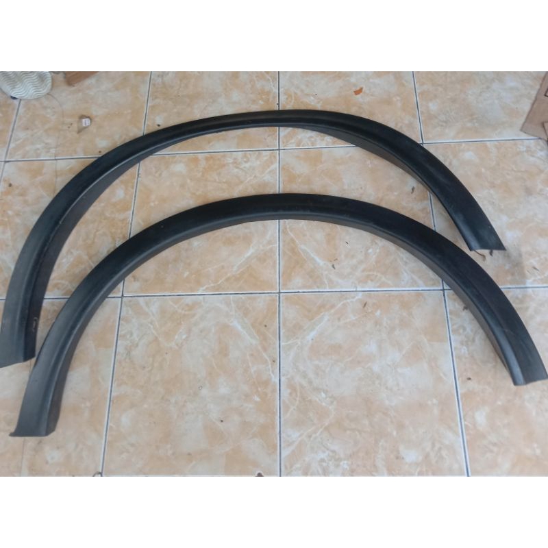 Lis over fender Nissan Juke belakang original