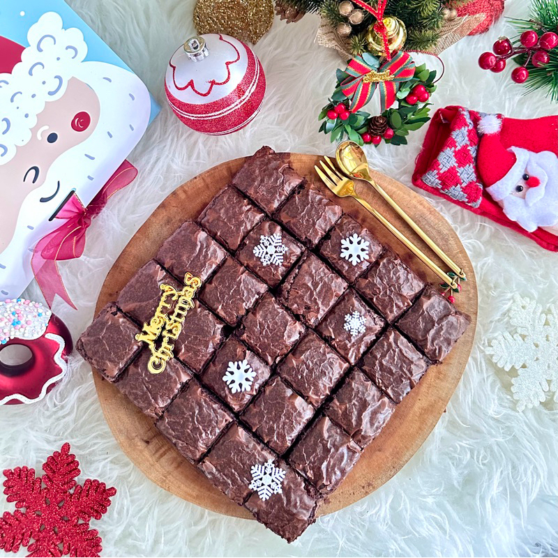 

Hampers Natal Fudgy Brownies isi 25 bite ukuran 20cm x 20cm