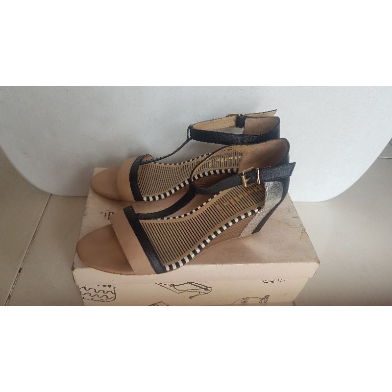 Preloved sepatu sandal wanita original Rotelli. Size 40 Black.