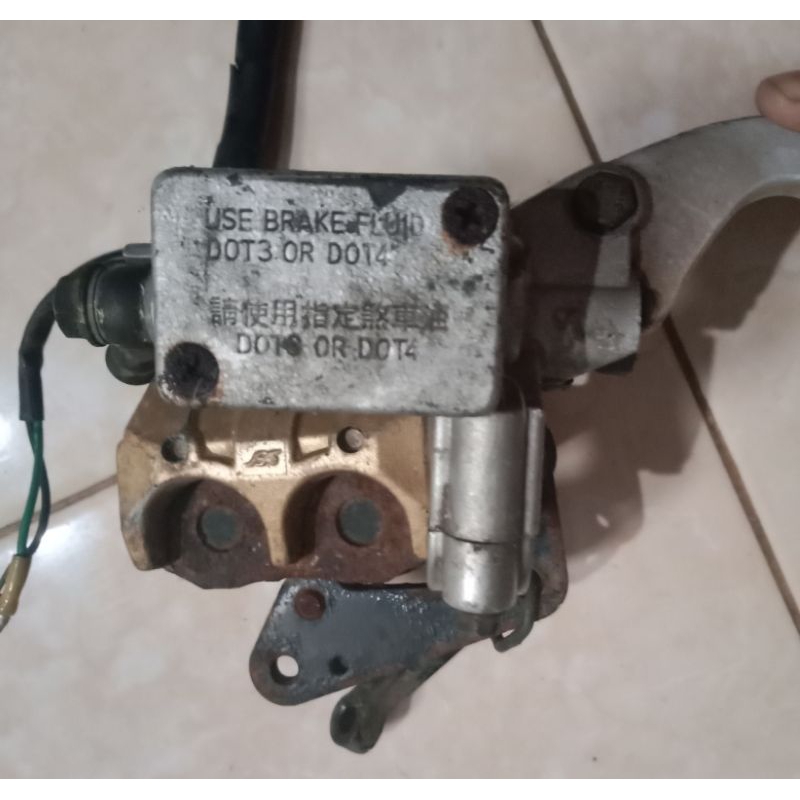 kaliper set master depan kymco ori second