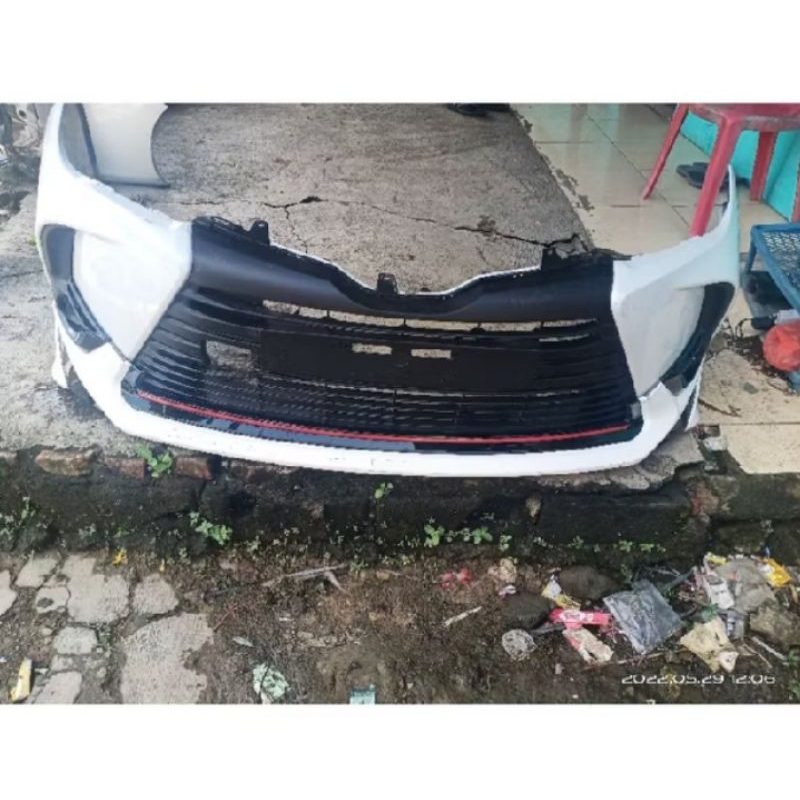 bemper depan Yaris tahun 2021