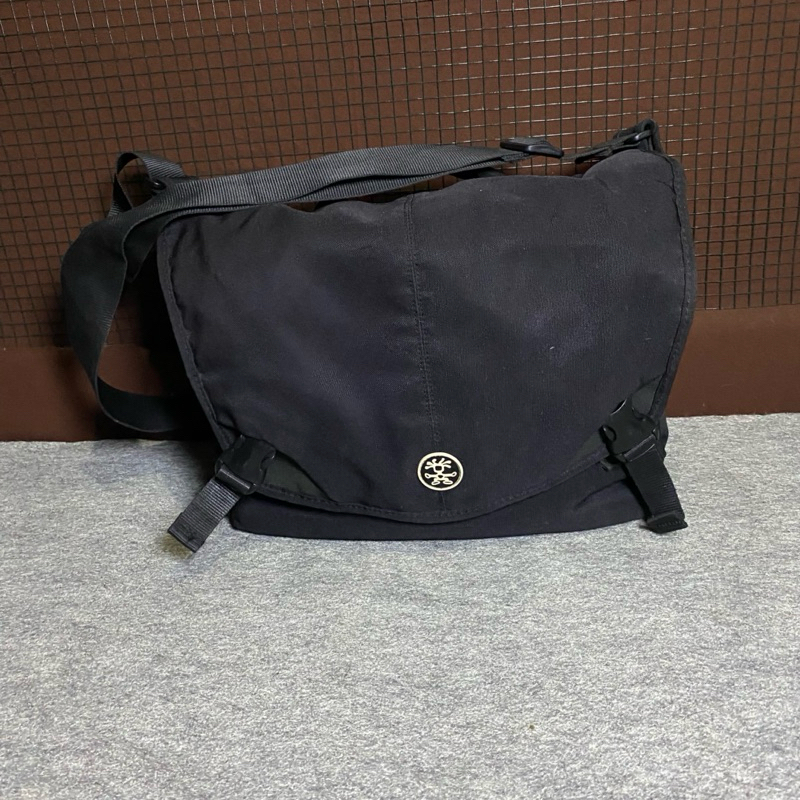 Crumpler camera bag - tas camera - tas pria