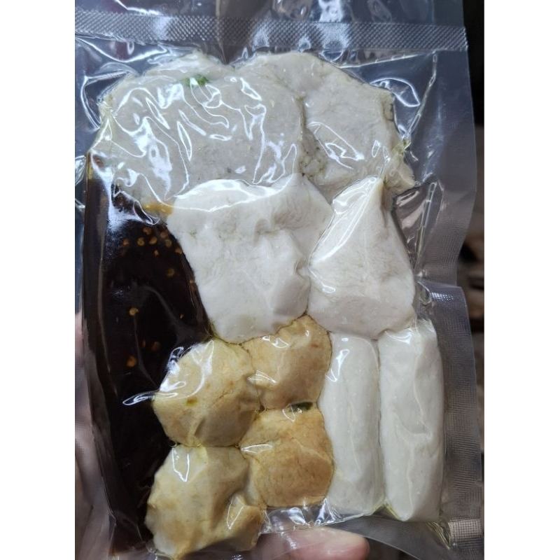 

Pempek mix isi 10 + cuko