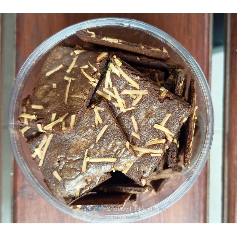 

Keripik brownies brownies crispy broncips kemasan 30gr