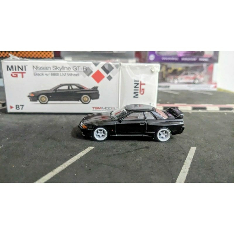 Diecast Mini Gt Nissan Skyline GTR R32 black no 87 Swap Velg dent