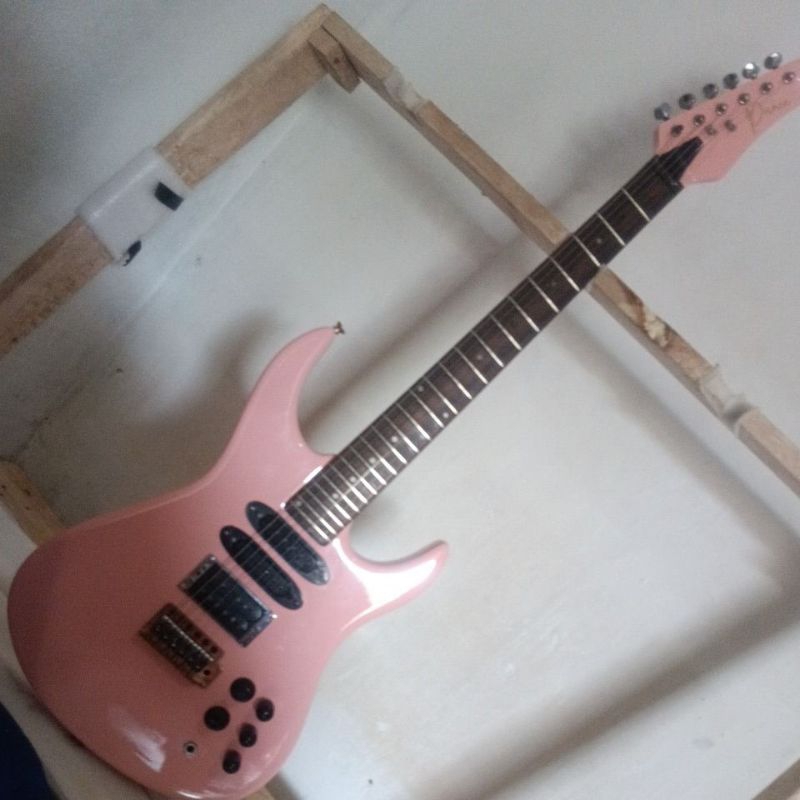 gitar listrik prince