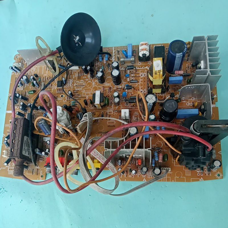 mesin tv Polytron U slim 21in non EW