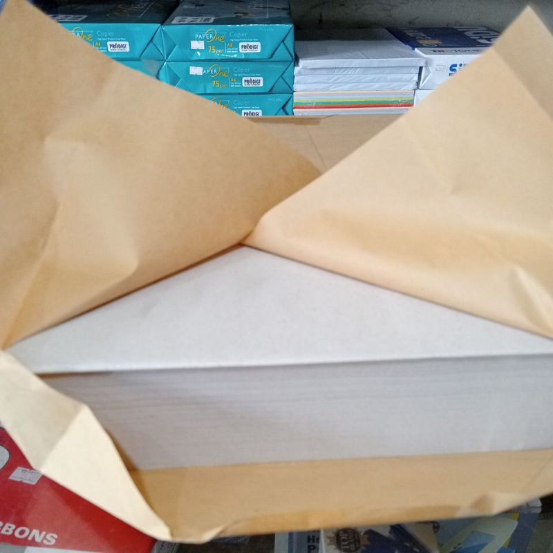 Kertas Buram 1 RIM Ukuran F4