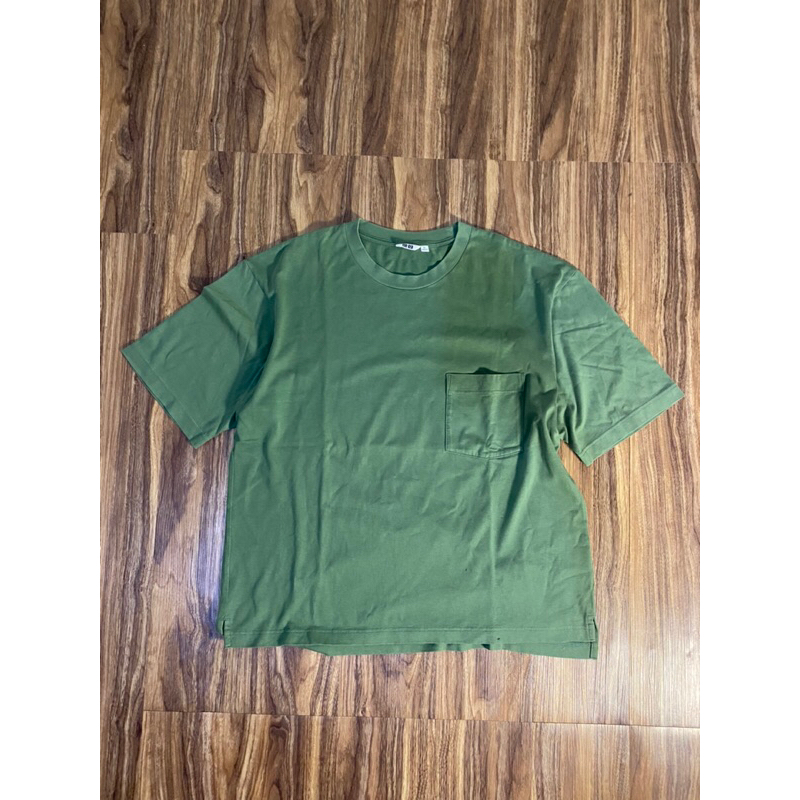 KAOS UNIQLO POCKET SECOND