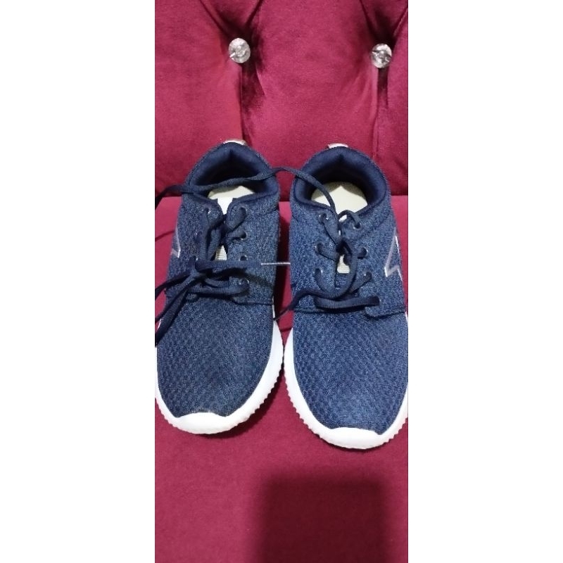 sepatu sneaker power by bata