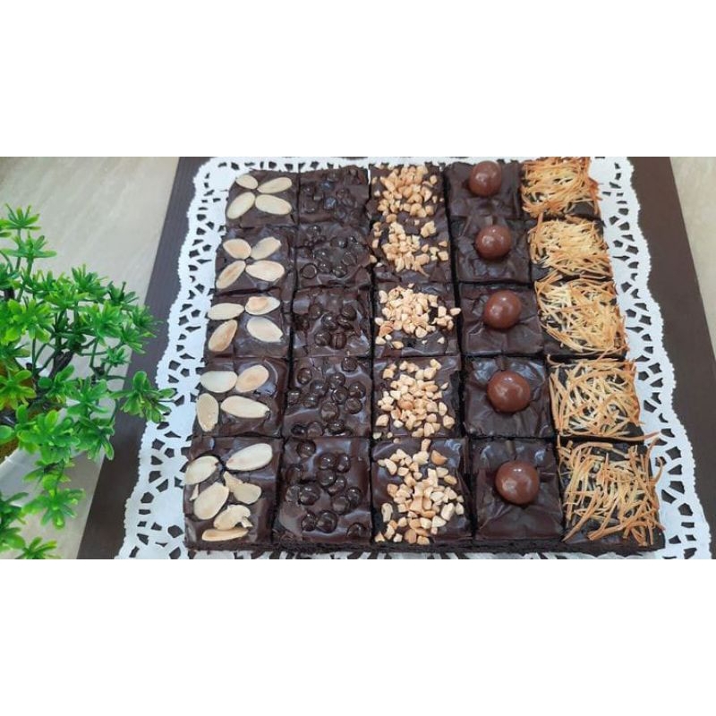 

Brownies Skat TOPPING MIX/Brownies Fudgy Dark Cokelat/ Fudgy Brownies Panggang/Brownies Fudgy BY NAIIM BAKERY