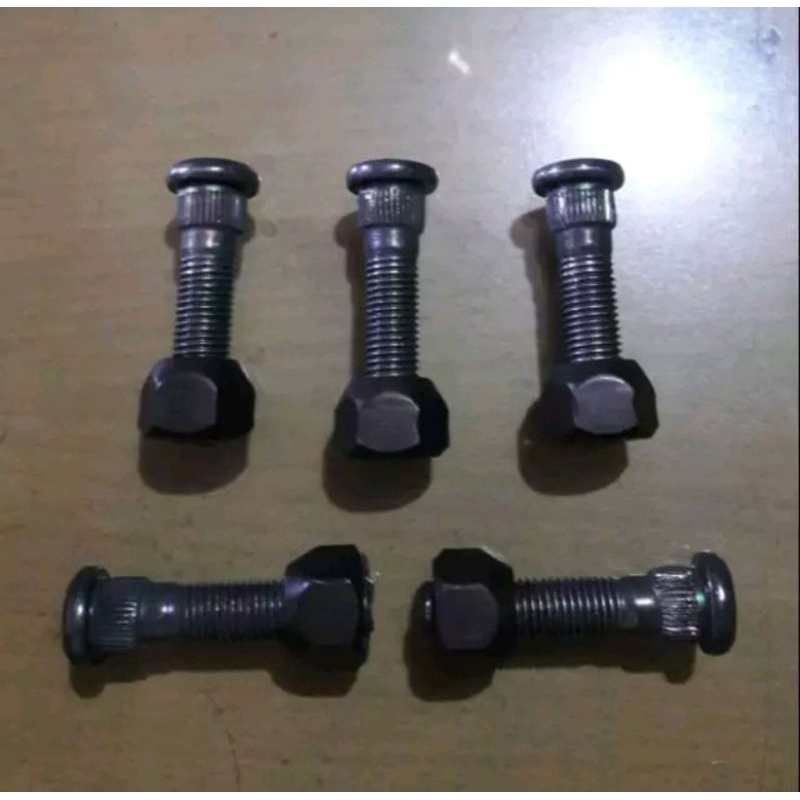 Baut roda kijang 6cm panjang keseluruhan
