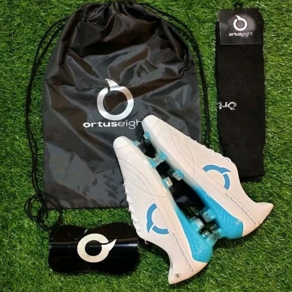 Serba Untung  Sepatu Bola Ortus Paket 4 Sepatu Sepak Bola Catalyst Meister Sol Bening