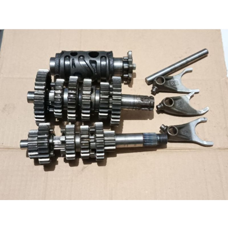 gearbox/gigi rasio transmisi Honda sonic 150r original copotan
