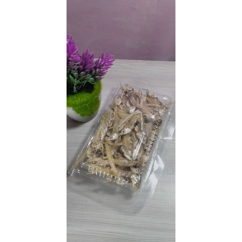 

Ikan asin/teri kering