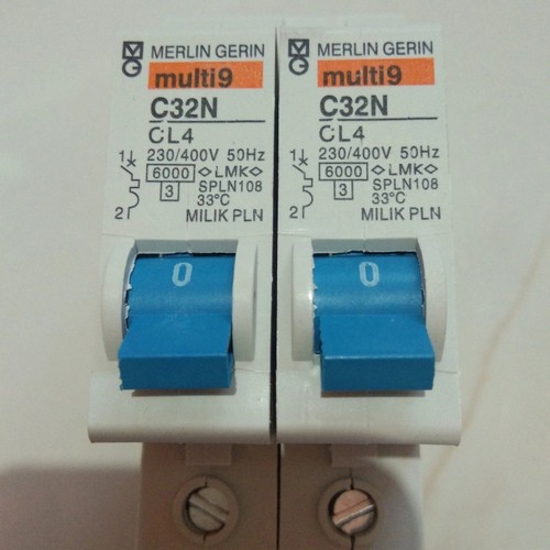 MCB MERLIN GERIN CL-4 / MCB MERLIN 4 A