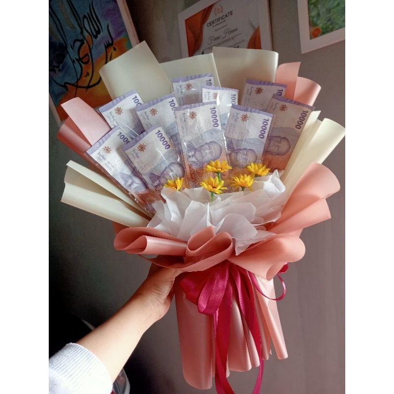 

Bouquet money