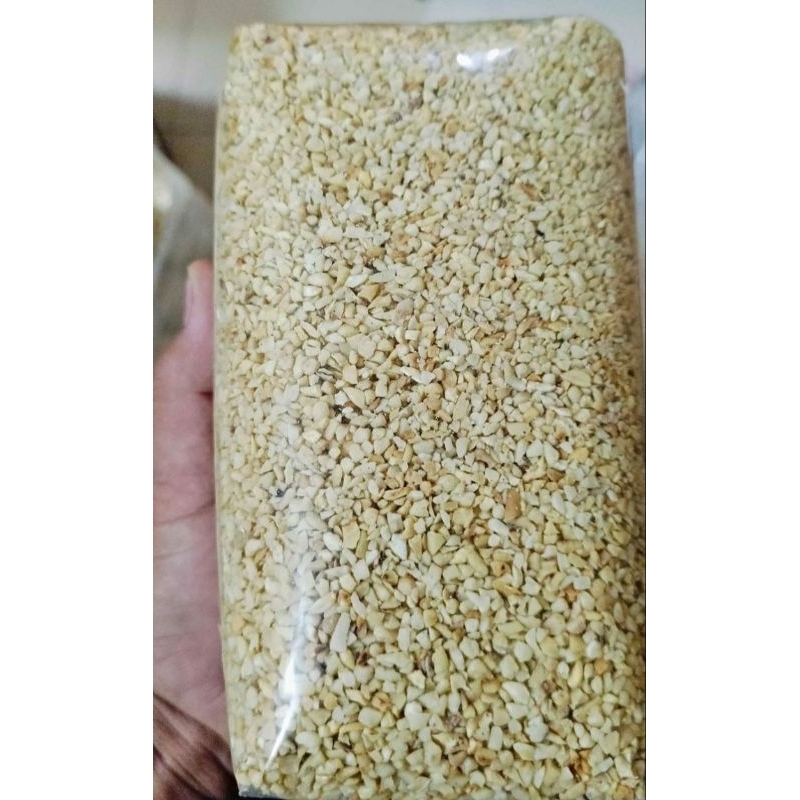 

kacang mede hancuran/menir 1 kg