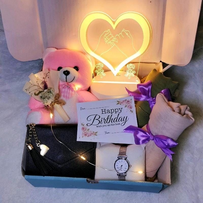 hampers hijab premium / hampers hijab gift box / hampers cewek ulang tahun / hampers cewek aesthetic