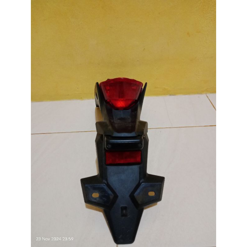 spakbor belakang ori CRF 150 L