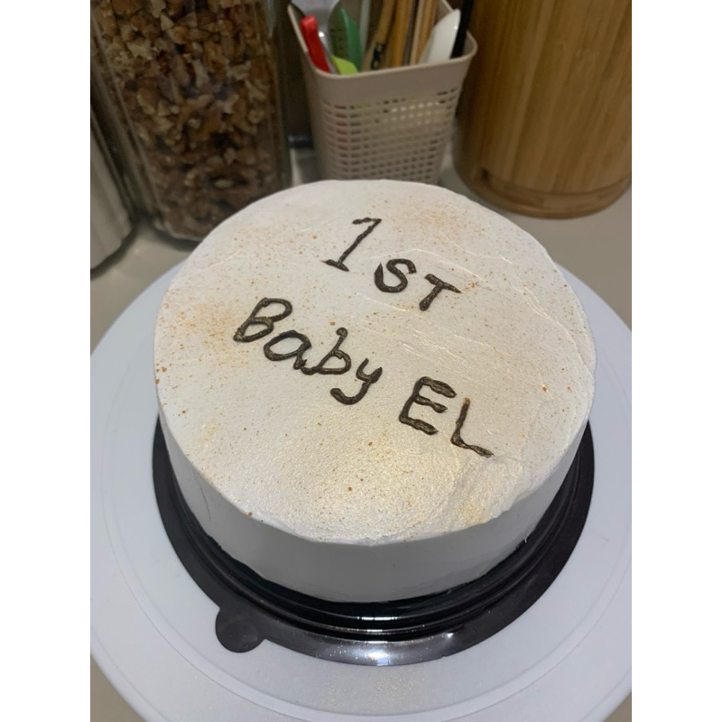 

Cake Ulang Tahun Anak Usia 1 Tahun Simple Estetik Putih Gold / Kue Ulang Tahun Lucu Murah Ready Batam