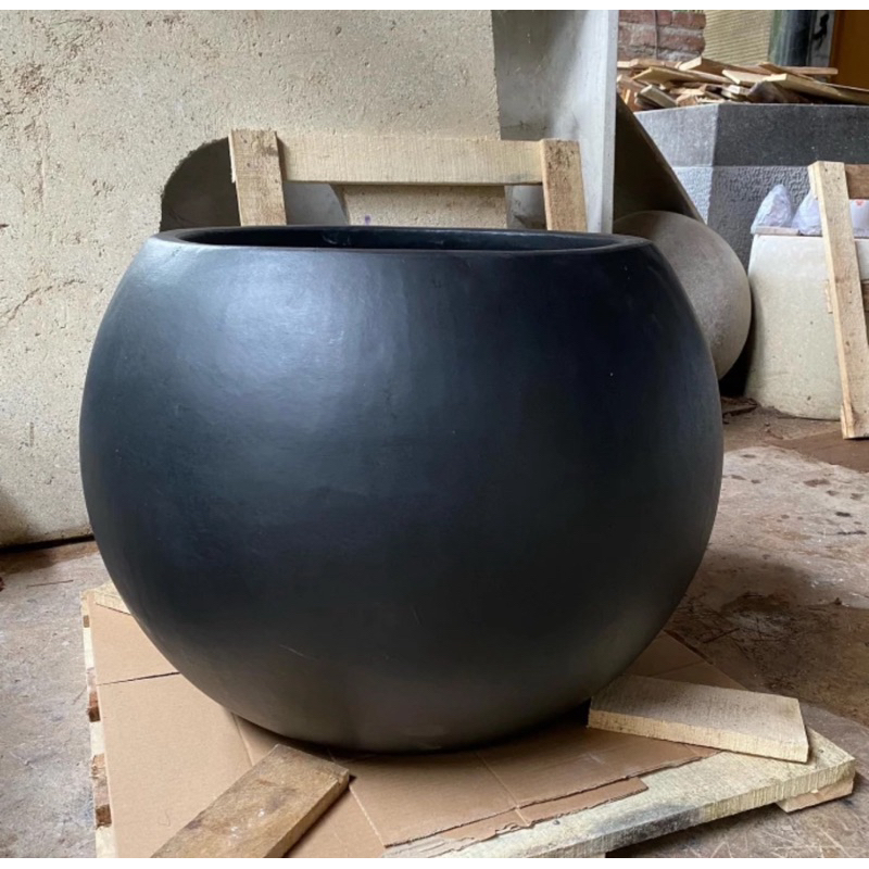 pot bola terrazo hitam
