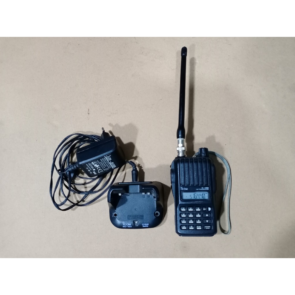 HT ICOM IC-V80 VHF ORIGINAL - JAPAN