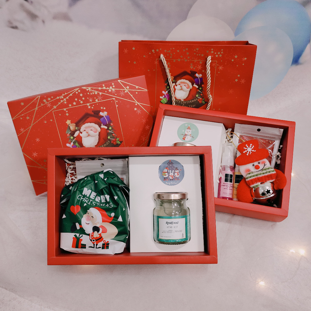 

HOLY GIFT Hampers Scarlett Whitening / Tuker Kado Natal /Christmas Gift HNTL2103