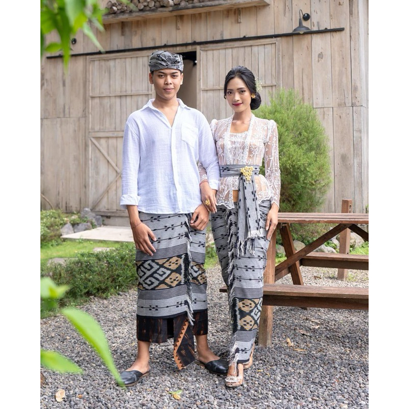 set bawahan wanita dan pria saput dan kamen adat bali