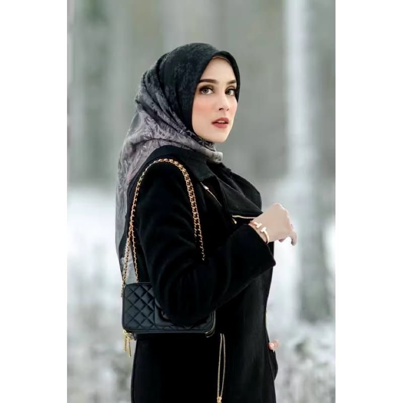 Hijab / Jilbab Buttonscarves Disney's Frozen Satin Black New