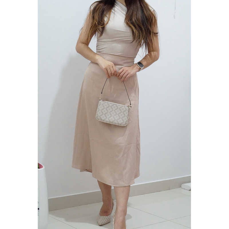 preloved - Basic Satin skirt, satin silk skirt, rok satin duyung, rok satin silk premium wanita, Mer