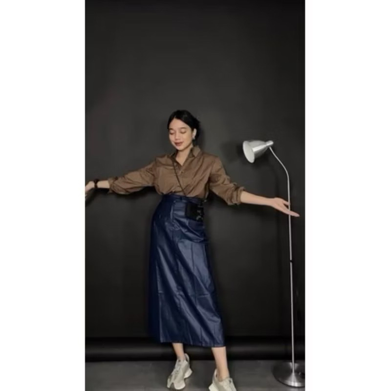 PRELOVED ROK LOOK A LIKE LEATHER (mengkilap)