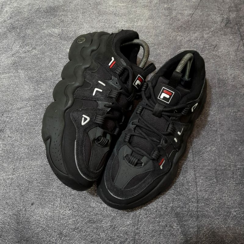 sepatu second FILA DISTRUPTOR HITAM Sneakers Original size 41 Bagus Murah Edisi Langka
