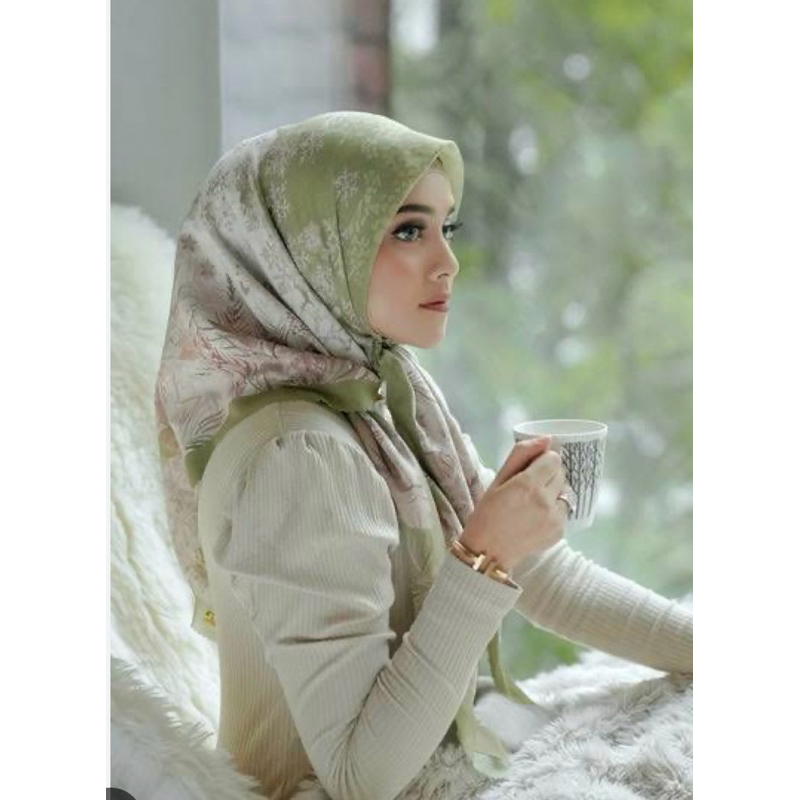 ready new Buttonscarves  Frozen Willow