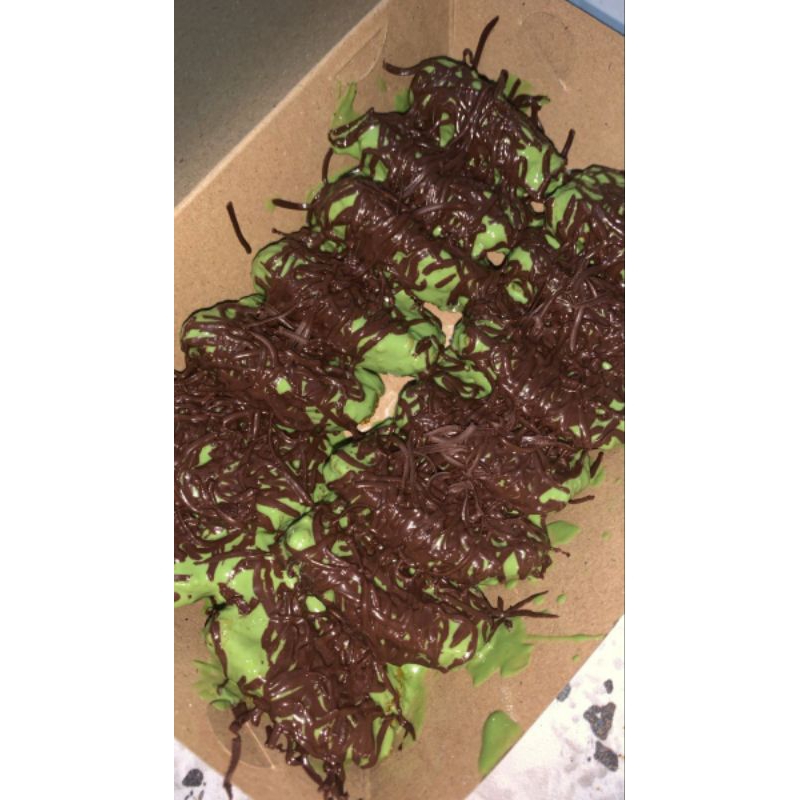 

BaNyamNyam Lumpia Pisang Matcha Choco - Frozen - Topping Pisah