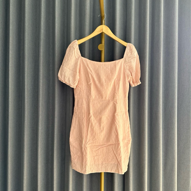 𝙋𝙍𝙀𝙇𝙊𝙑𝙀𝘿 Zalora Pink Eyelet Square Neck Puff Sleeves Mini Dress Simple Fashion Wanita