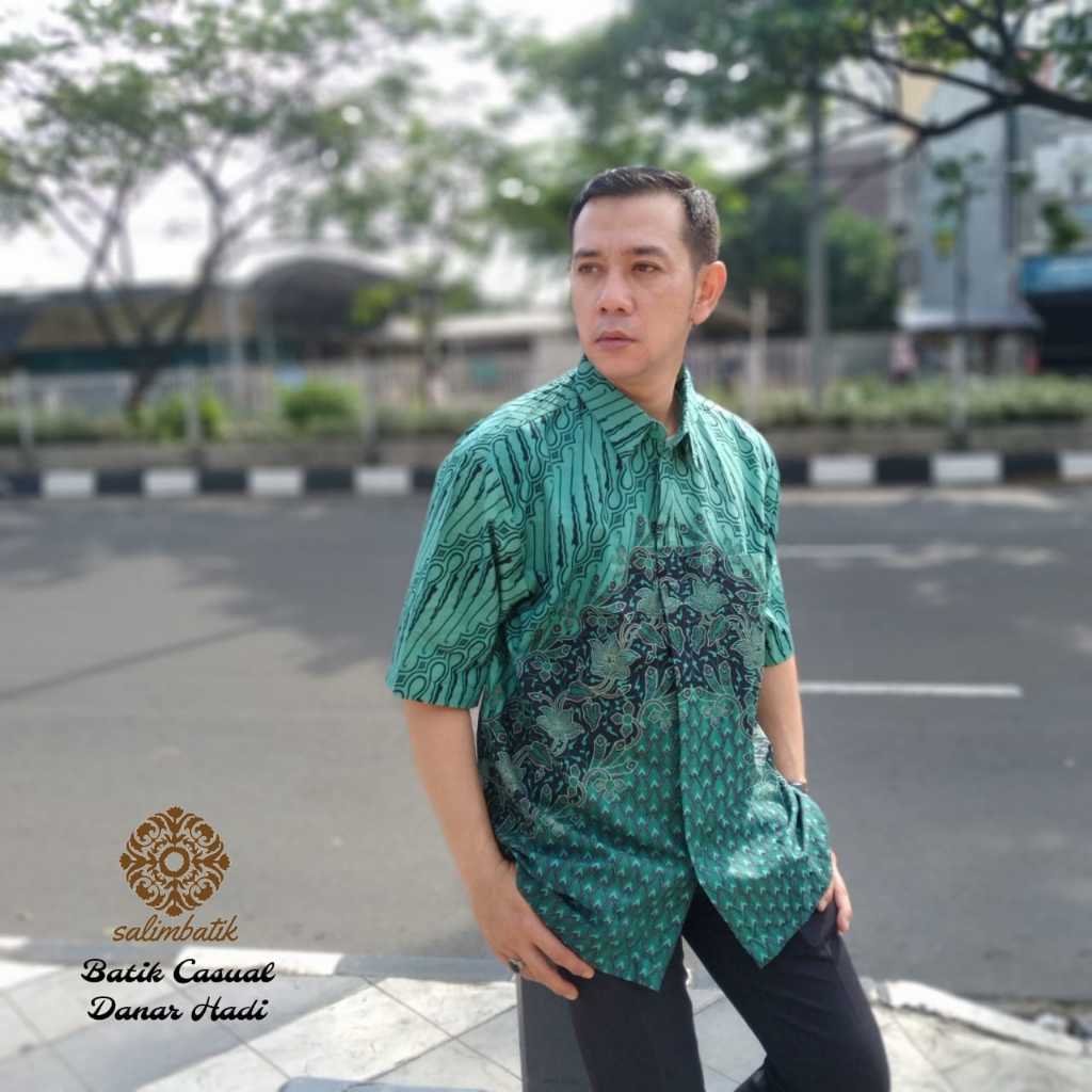 Hem Batik Pria Danar Hadi Solo