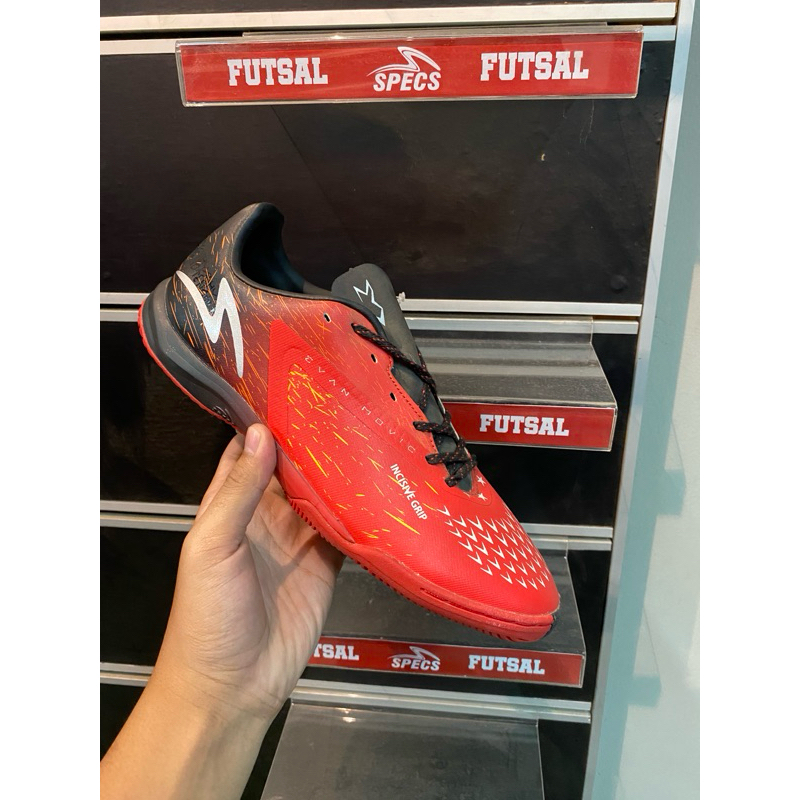 SPECS SEPATU FUTSAL REACTO BLITZ 2 EVANMOVIC PRO IN SILVER BRIGHT RED JET BLACK SPE402364