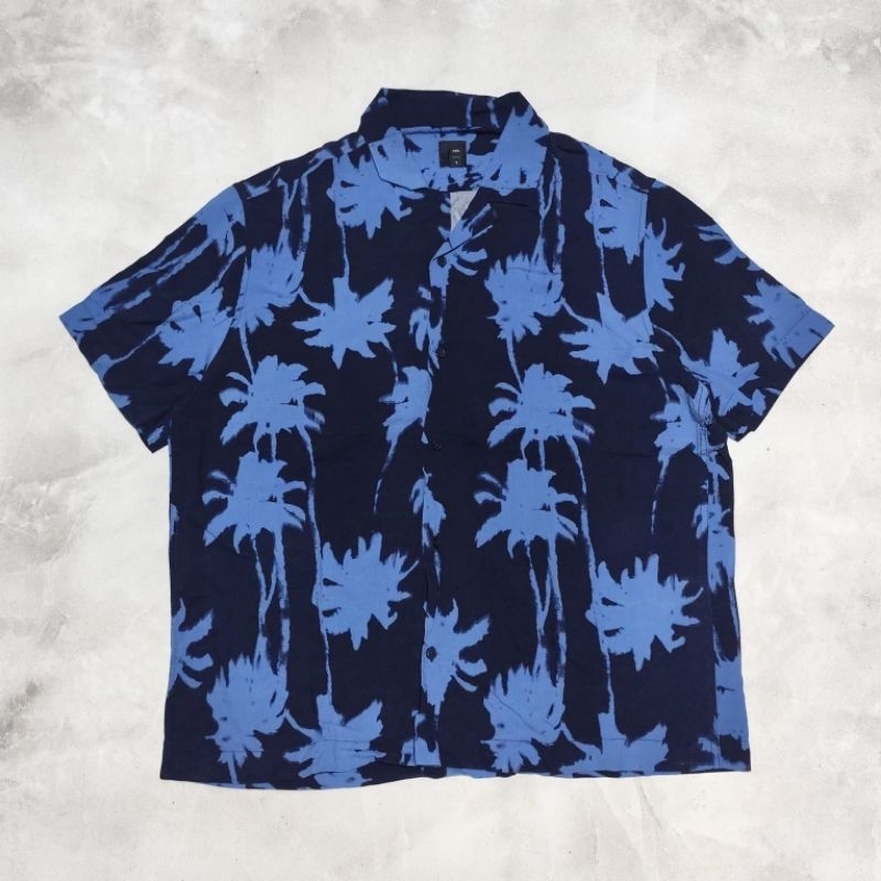 Kemeja tangan pendek hawai pria hm floral biru